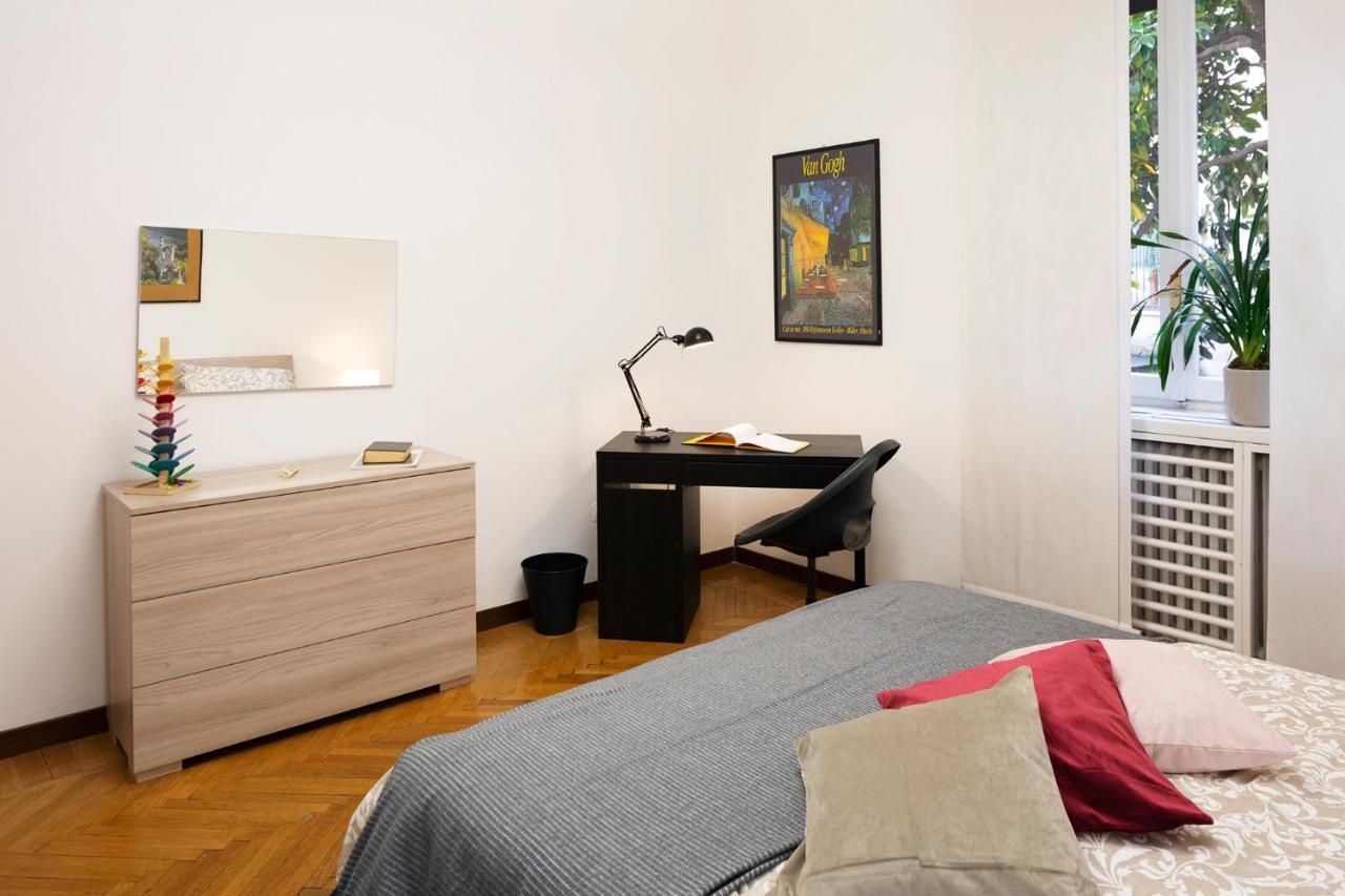 Central Apartment Milan Bagian luar foto