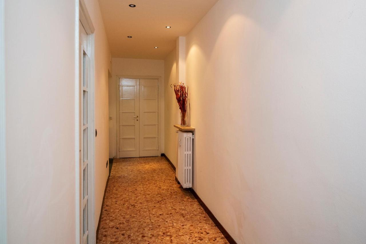 Central Apartment Milan Bagian luar foto