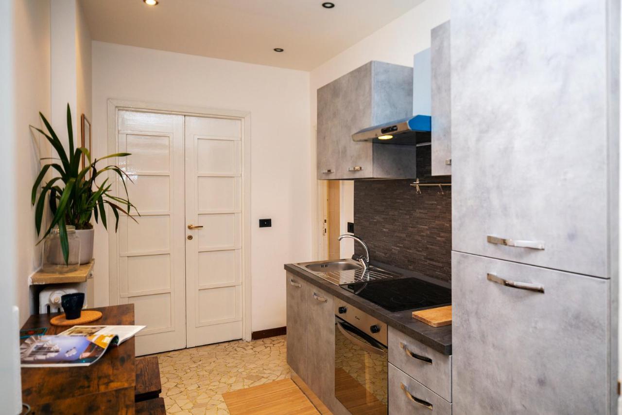 Central Apartment Milan Bagian luar foto