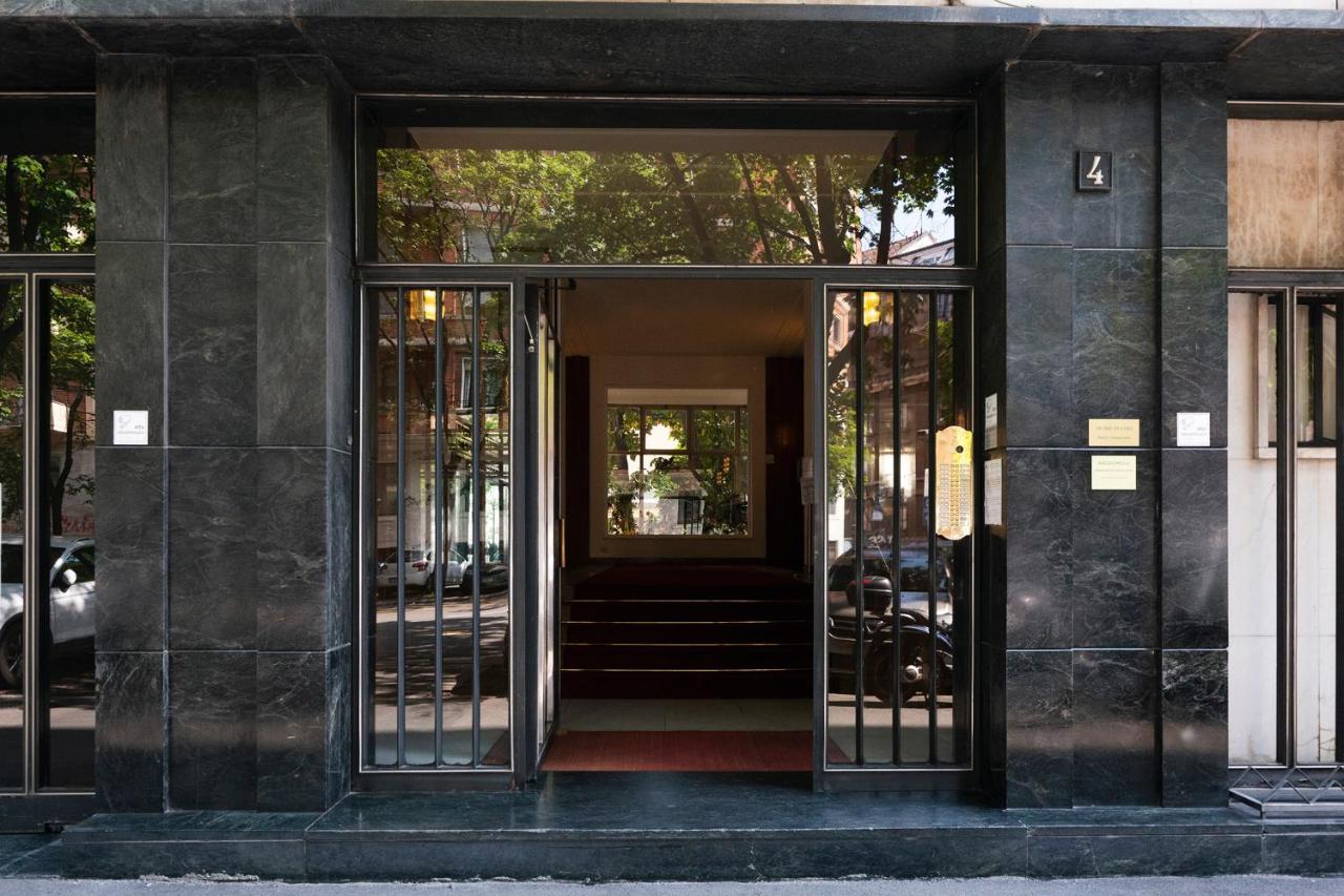Central Apartment Milan Bagian luar foto