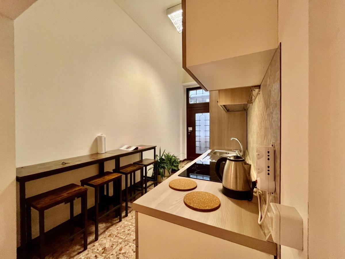 Central Apartment Milan Bagian luar foto