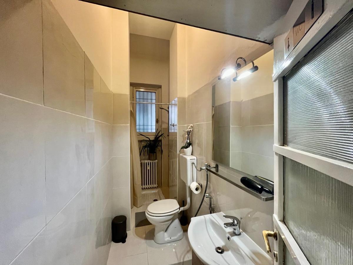 Central Apartment Milan Bagian luar foto